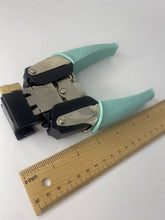 Load image into Gallery viewer, Crop-A-Dile Corner Chomper
