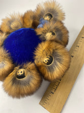 Load image into Gallery viewer, Fur Pincushion
