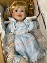 Load image into Gallery viewer, Heritage Collection | Elizabeth
