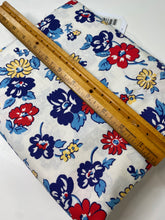 Load image into Gallery viewer, Bold Floral
