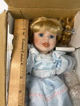 Load image into Gallery viewer, Heritage Collection | Elizabeth
