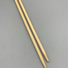 Load image into Gallery viewer, US 8 knitting Needles
