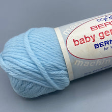 Load image into Gallery viewer, Bernat Baby Germantown: Baby Blue
