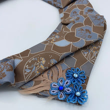 Load image into Gallery viewer, Blue and Brown Vintage Tie Collar
